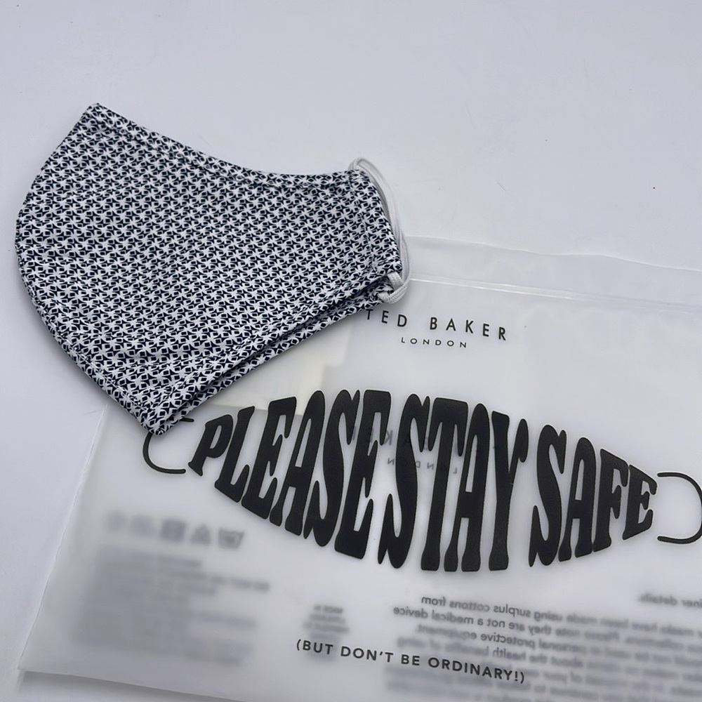 Black and White Patterned Face Mask TED BAKER LONDON Reversible Reusable NWT - Picture 2 of 16